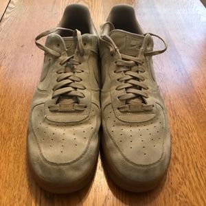 Nike Air Force 1 07 LV8 Suede Men's Shoe